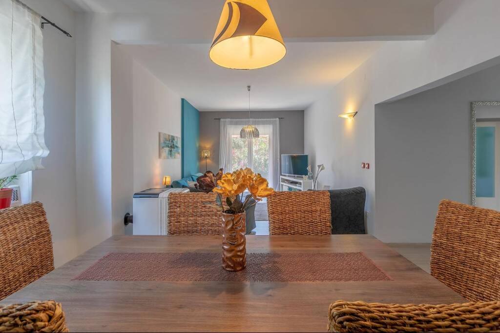 House Pelini Villa พูลา ภายนอก รูปภาพ