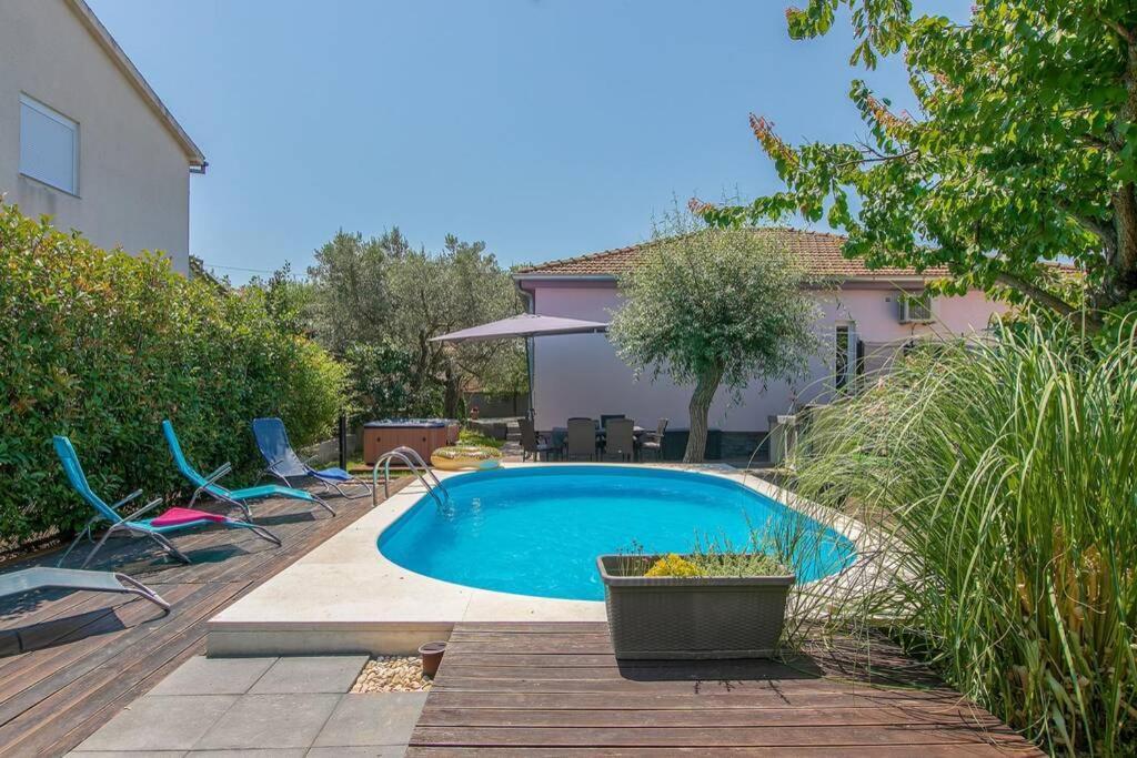 House Pelini Villa พูลา ภายนอก รูปภาพ